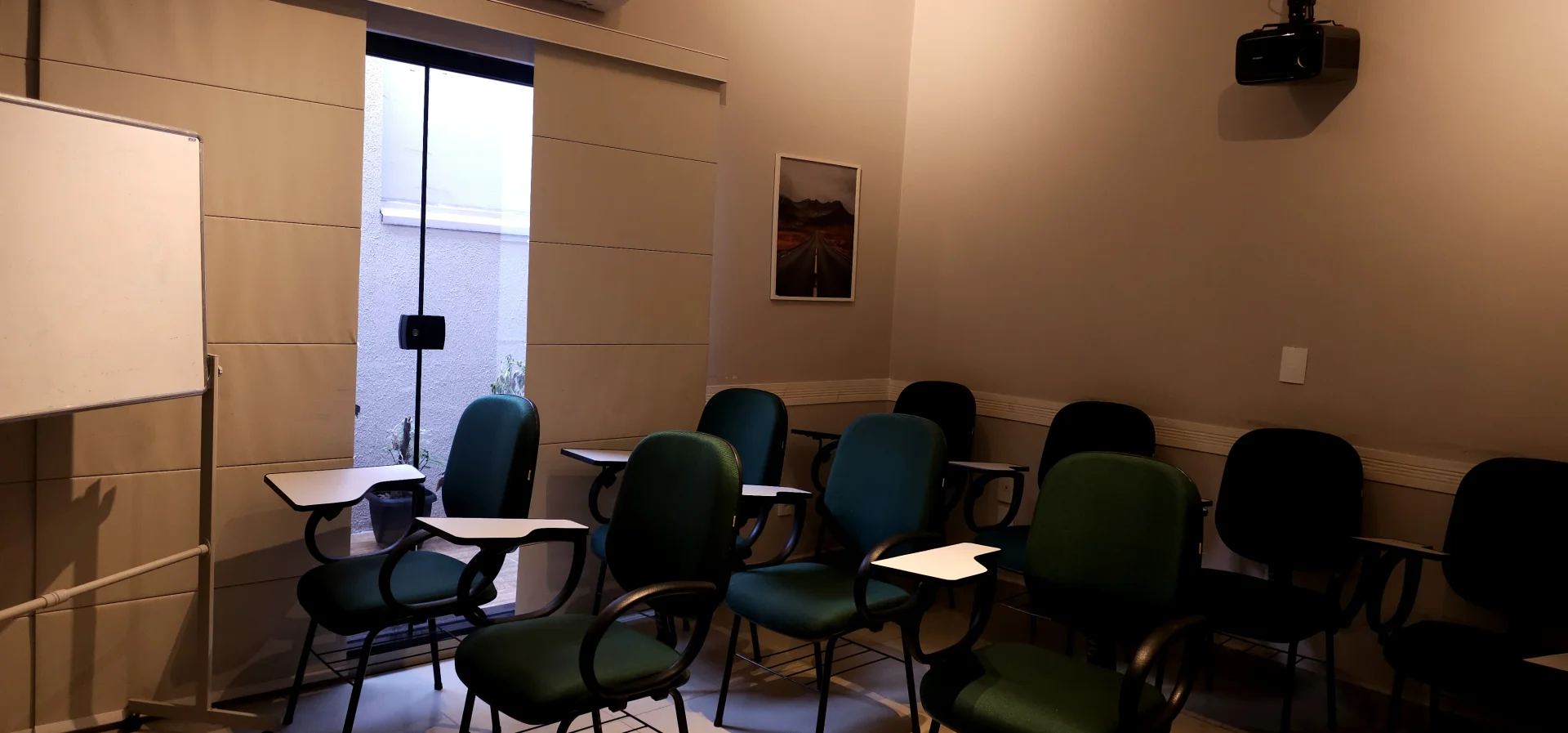 Coworking Sala de treinamento em ribeirao preto sala Semente Foto1 Foto4