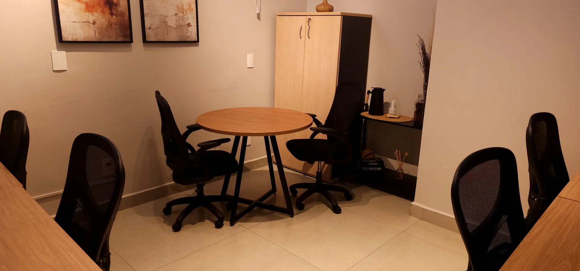 Coworking Sala privativa com estações de trabalho em ribeirao preto sala Terra Foto2