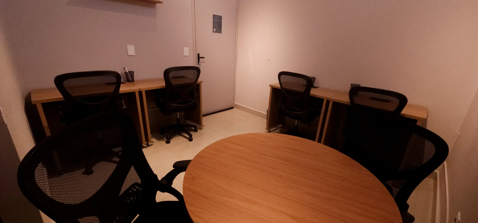 Coworking Sala privativa com estações de trabalho em ribeirao preto sala Terra Foto3