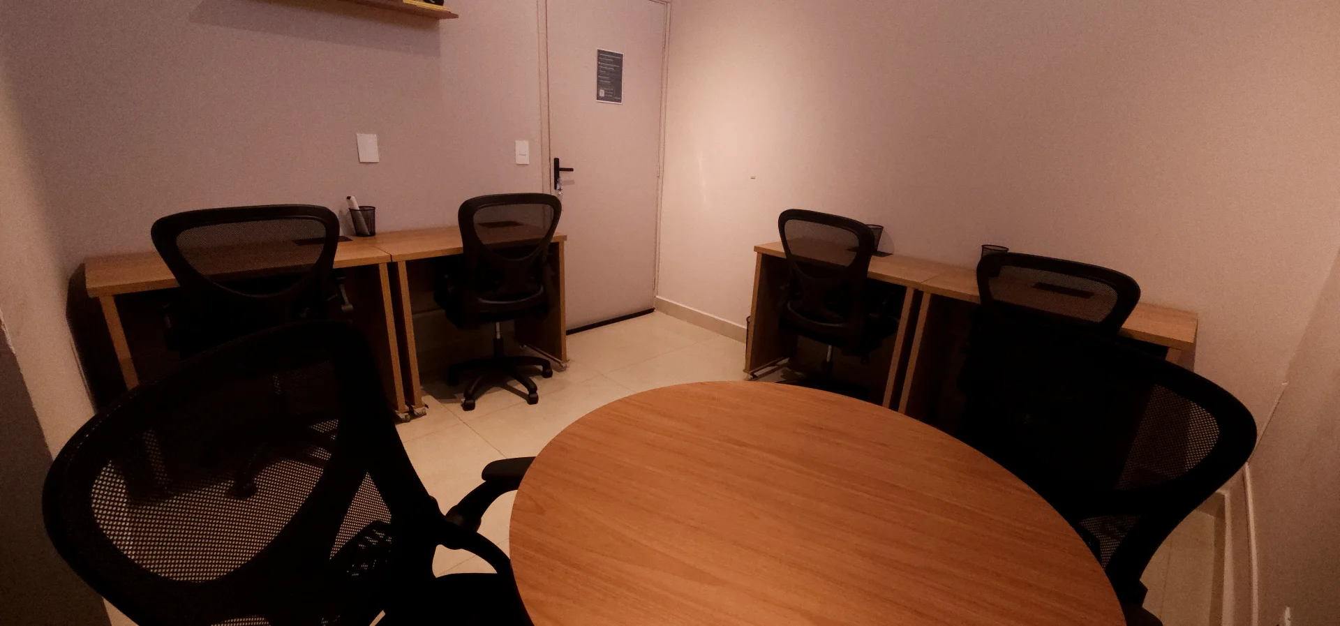 Coworking Sala privativa com estações de trabalho em ribeirao preto sala Terra Foto4