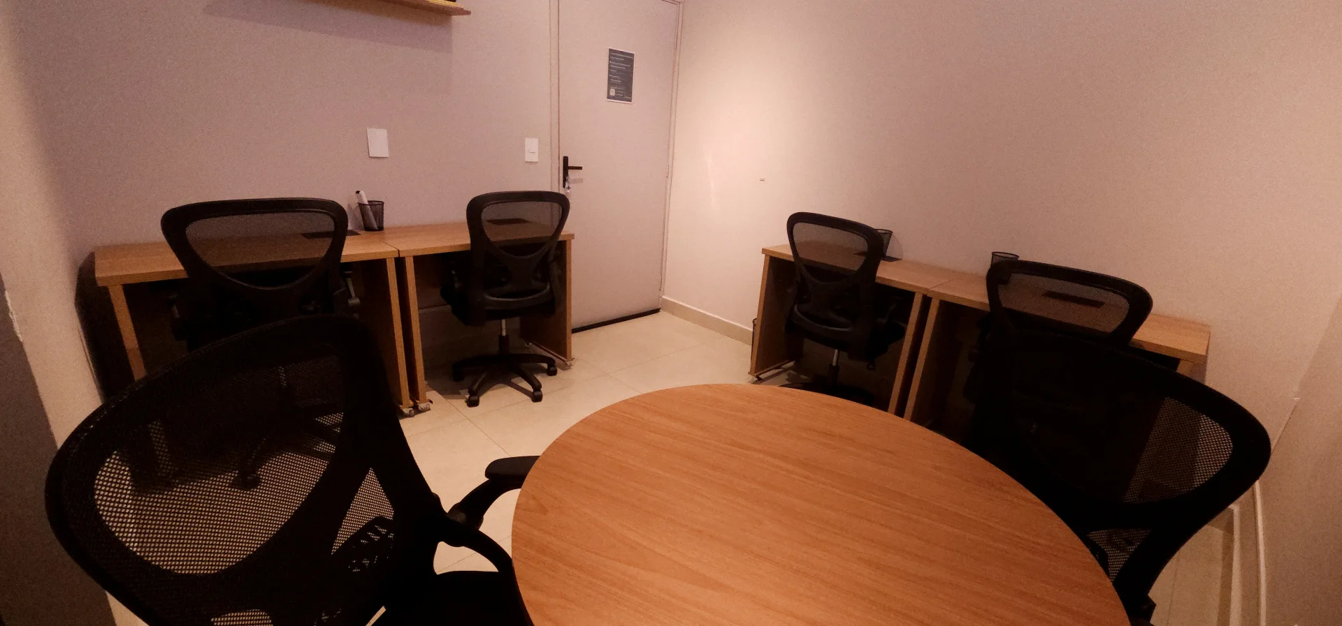 Coworking Sala privativa com estações de trabalho em ribeirao preto sala Terra Foto5