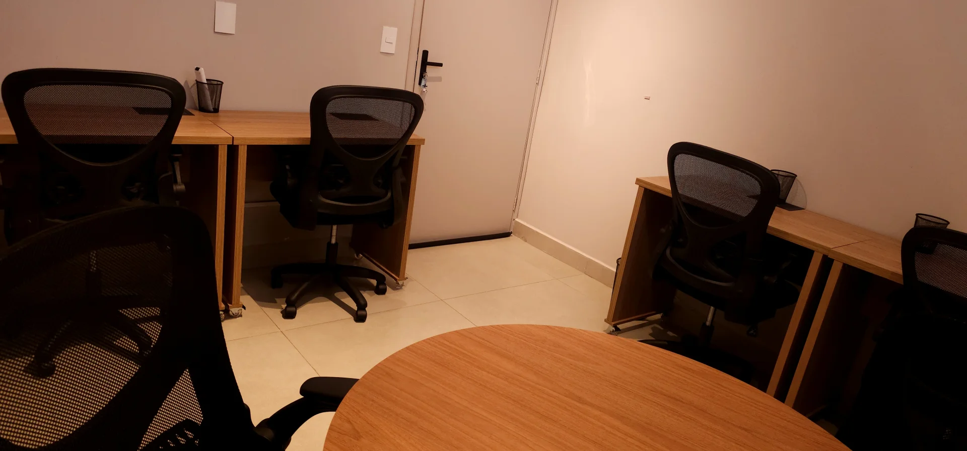Coworking Sala privativa com estações de trabalho em ribeirao preto sala Terra Foto6
