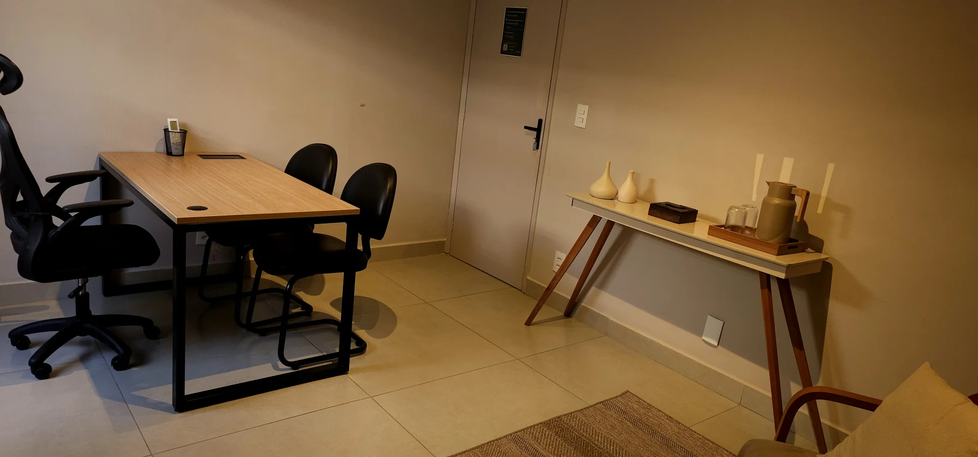 Foto da Sala Primavera para reuniões no coworking em Ribeirão Preto Foto7