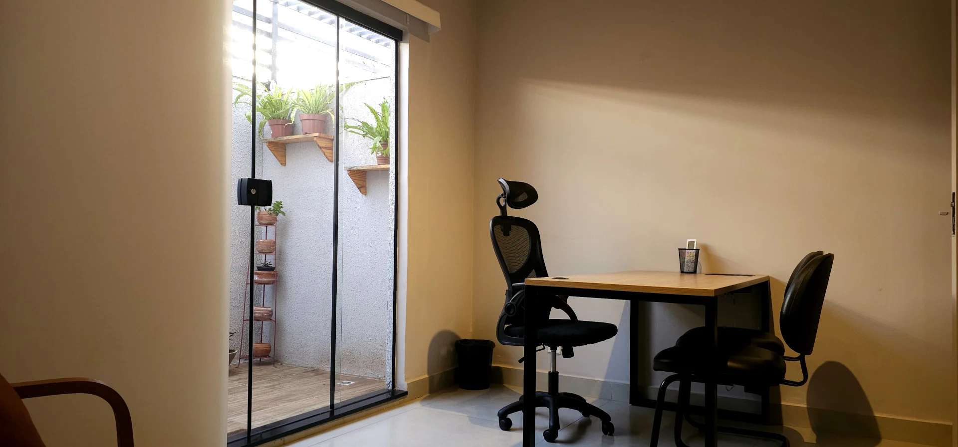 Foto da Sala Primavera para reuniões no coworking em Ribeirão Preto Foto8