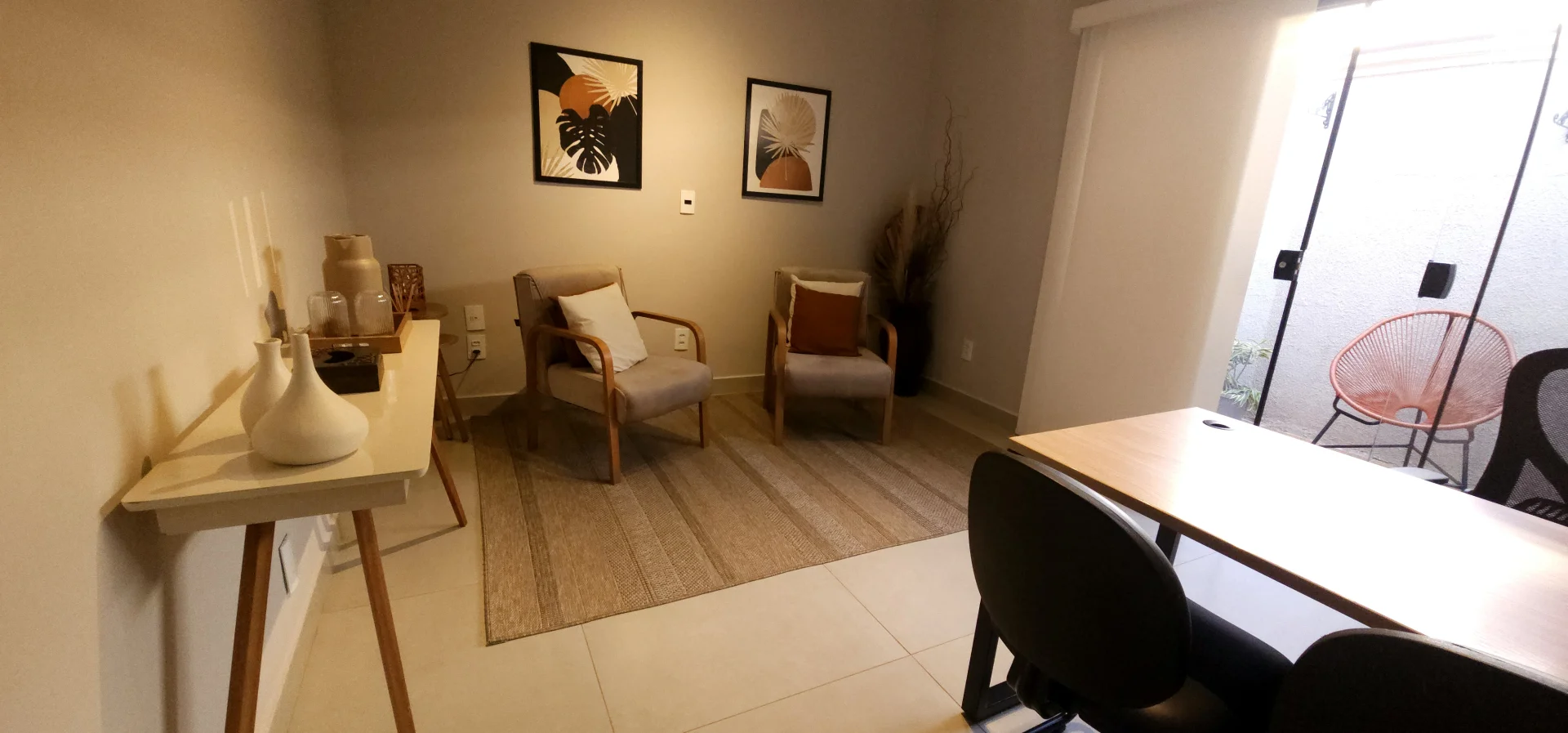 Sala Primavera para reuniões no coworking em Ribeirão Preto
