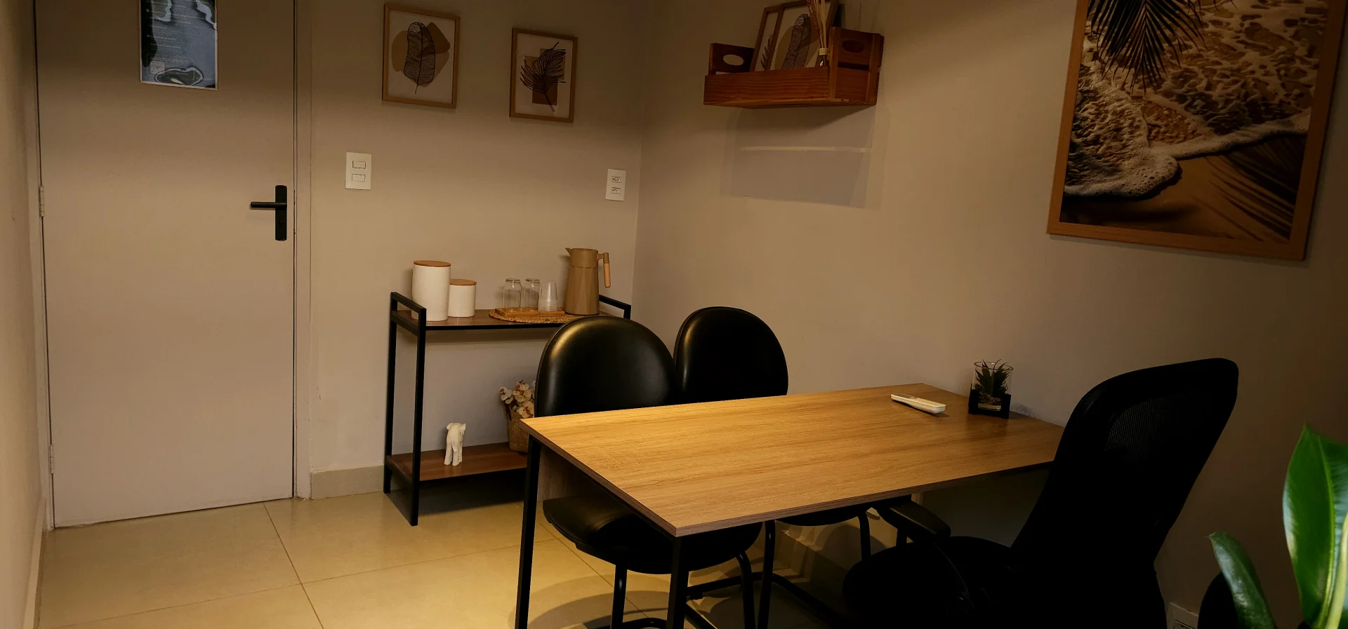 Sala respira para reuniões e atendimentos no coworking em Ribeirão Preto Foto7